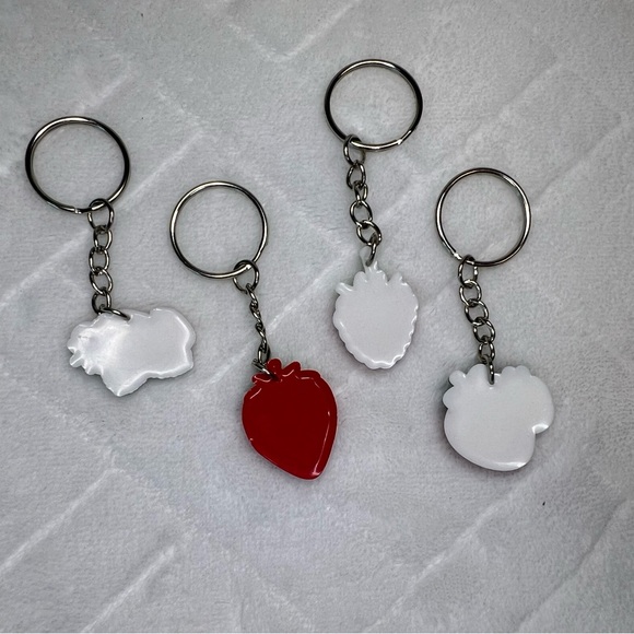 SET OF FOUR SOFT RUBBER STRAWBERRY KEYCHAIN BAG CHARMS NWOT - Picture 2 of 2